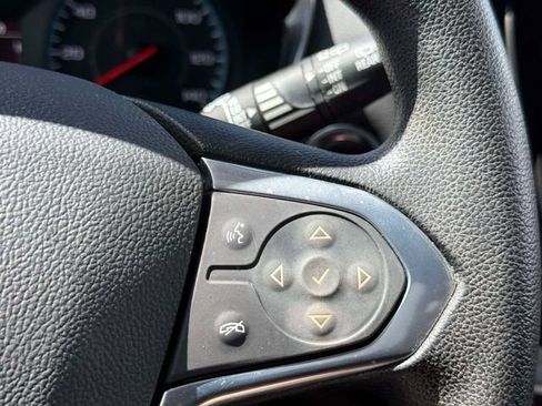 Used 2021 Chevrolet Traverse LS FWD image 23