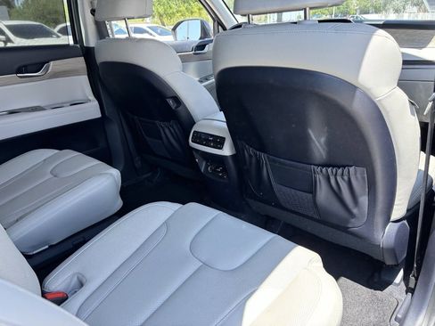 Used 2022 Hyundai Palisade SEL w/ Premium Package FWD image 11