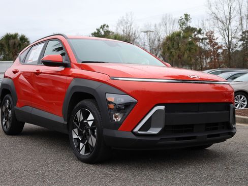 Used 2025 Hyundai Kona SEL image 7