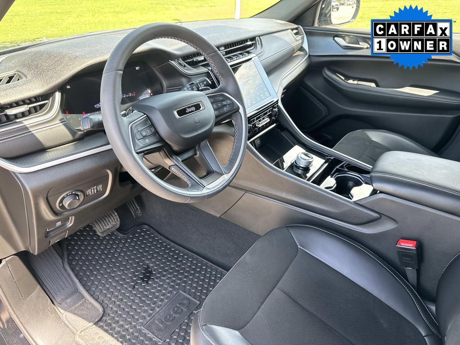 Used 2023 Jeep Grand Cherokee Altitude AWD/4WD image 24