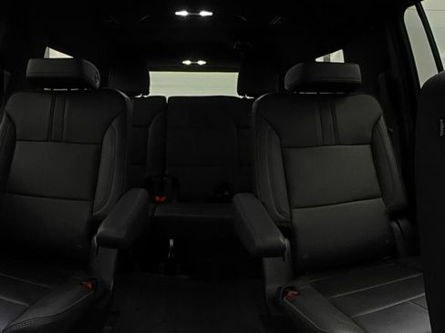 Used 2024 Chevrolet Suburban RST w/ Luxury Package RWD image 10