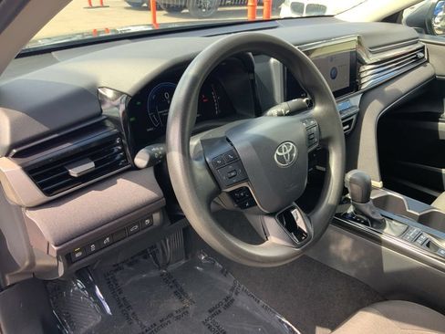 Used 2025 Toyota Camry LE FWD image 11