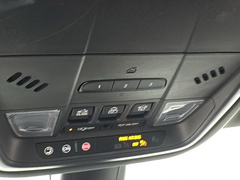 Used 2023 Buick Enclave Essence w/ Experience Buick Package image 35