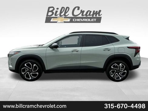 Used 2024 Chevrolet Trax RS FWD image 36