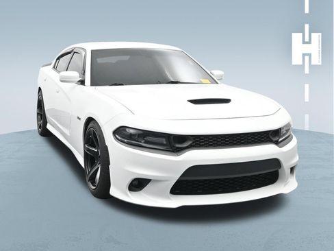 Used 2019 Dodge Charger Scat Pack RWD image 3
