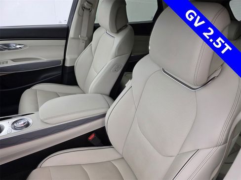 Used 2023 Genesis GV70 2.5T w/ Advanced Package image 11