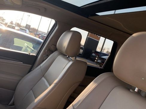 Used 2020 Jeep Grand Cherokee Limited w/ Luxury Group II image 27