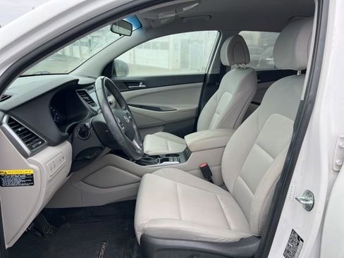 Used 2017 Hyundai Tucson Sport image 15