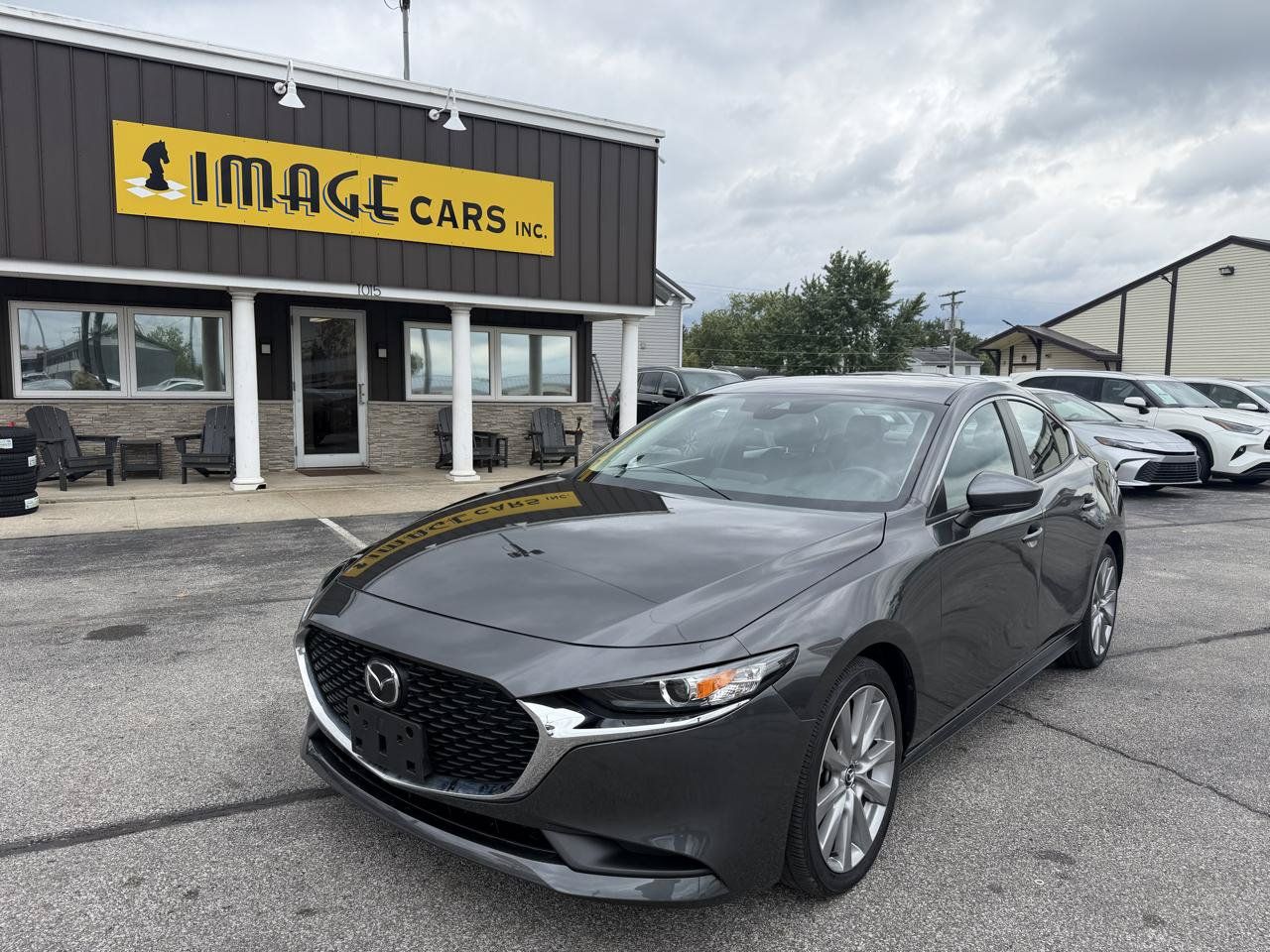 Used 2021 MAZDA MAZDA3 s FWD image 2