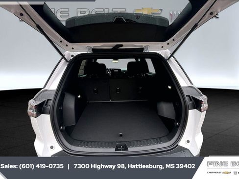 New 2026 Chevrolet Equinox LT w/ Safety and Technology Package FWD image 21