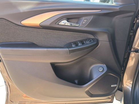 Used 2022 Chevrolet TrailBlazer ACTIV w/ Sun and Liftgate Package FWD image 14