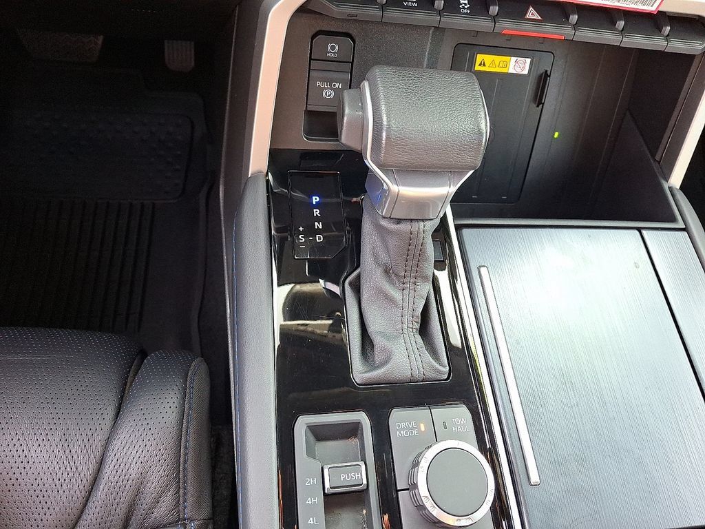 Used 2024 Toyota Sequoia Platinum AWD/4WD image 19
