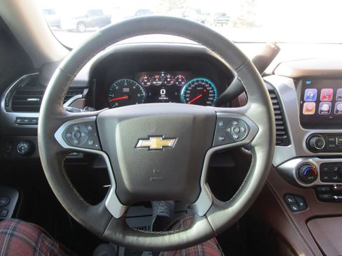 Used 2017 Chevrolet Suburban Premier AWD/4WD image 12