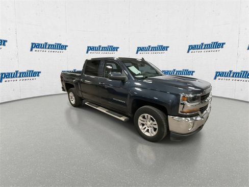 Used 2018 Chevrolet Silverado 1500 LT w/ All Star Edition image 3