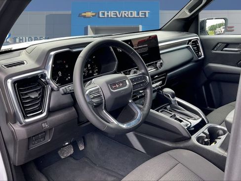Used 2025 GMC Canyon Elevation RWD image 18