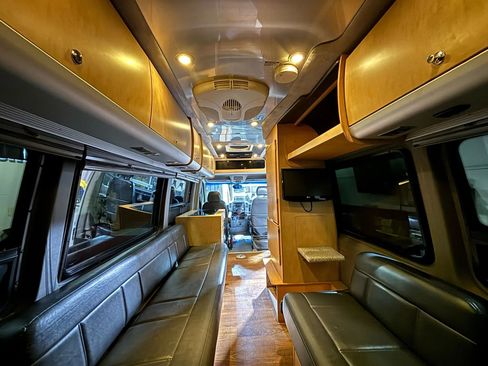 Used 2008 Freightliner Sprinter 3500 image 18