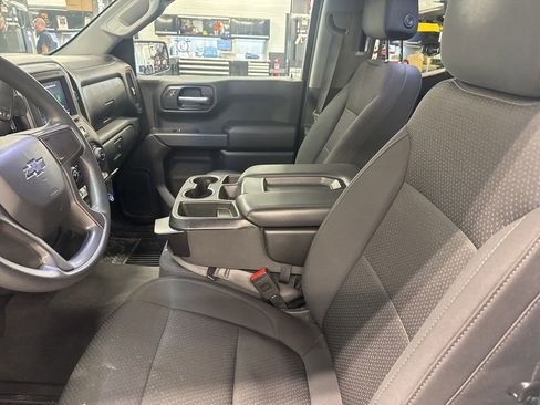Used 2020 Chevrolet Silverado 1500 Custom w/ Custom Value Package AWD/4WD image 19
