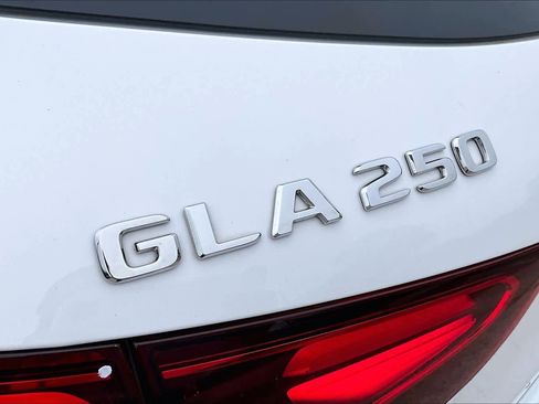 Used 2025 Mercedes-Benz GLA 250 image 30