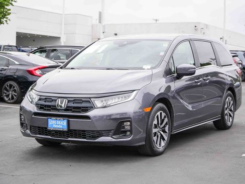 Used 2025 Honda Odyssey EX-L image 3