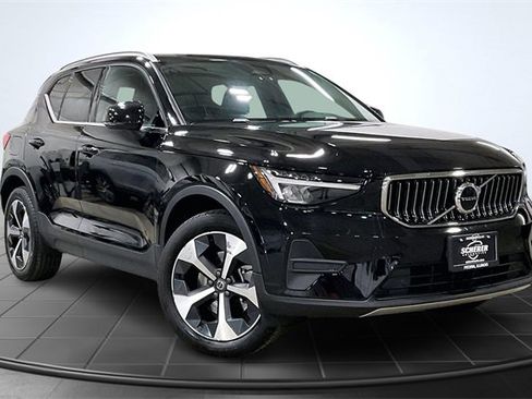 Certified 2024 Volvo XC40 B5 Core image 13