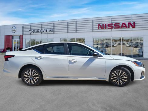 New 2026 Nissan Altima 2.5 SV image 5