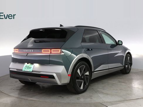 Used 2025 Hyundai Ioniq 5 Limited image 12