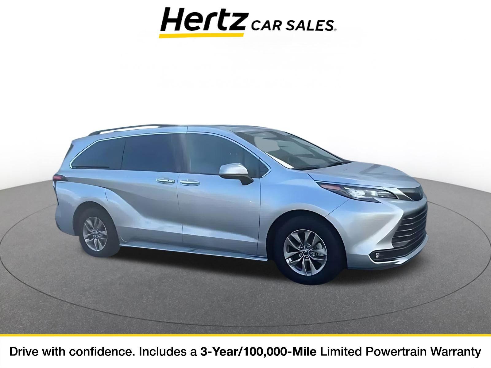 Used 2025 Toyota Sienna XLE FWD image 1