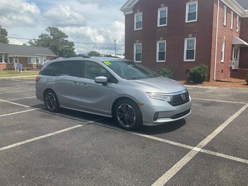 Used 2021 Honda Odyssey Elite image 2
