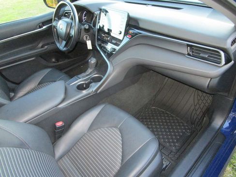 Used 2024 Toyota Camry SE image 16
