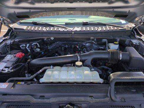 Used 2024 Ford Expedition XLT RWD image 24