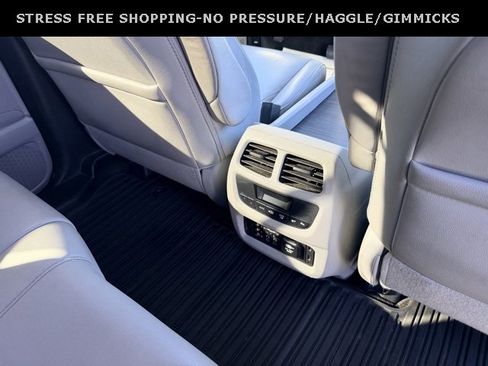 Used 2016 Honda Pilot Touring image 39