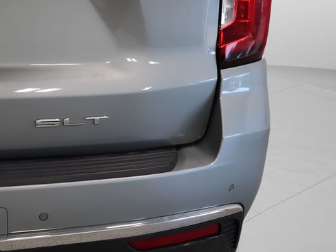 Used 2024 GMC Yukon SLT w/ SLT Luxury Package AWD/4WD image 32