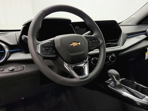 New 2026 Chevrolet Trax LT w/ LT Convenience Package FWD image 17