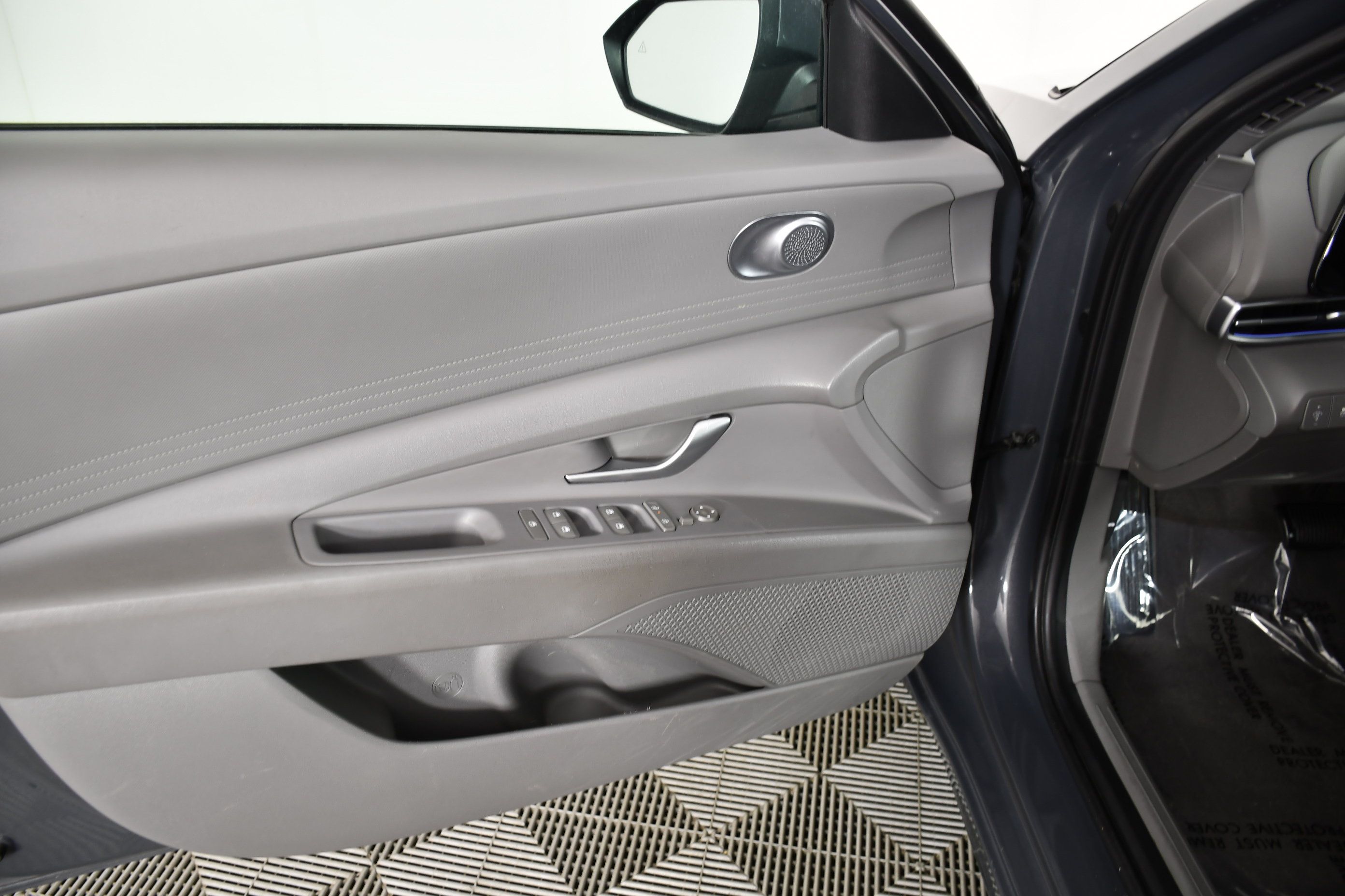 Used 2024 Hyundai Elantra SEL FWD image 38