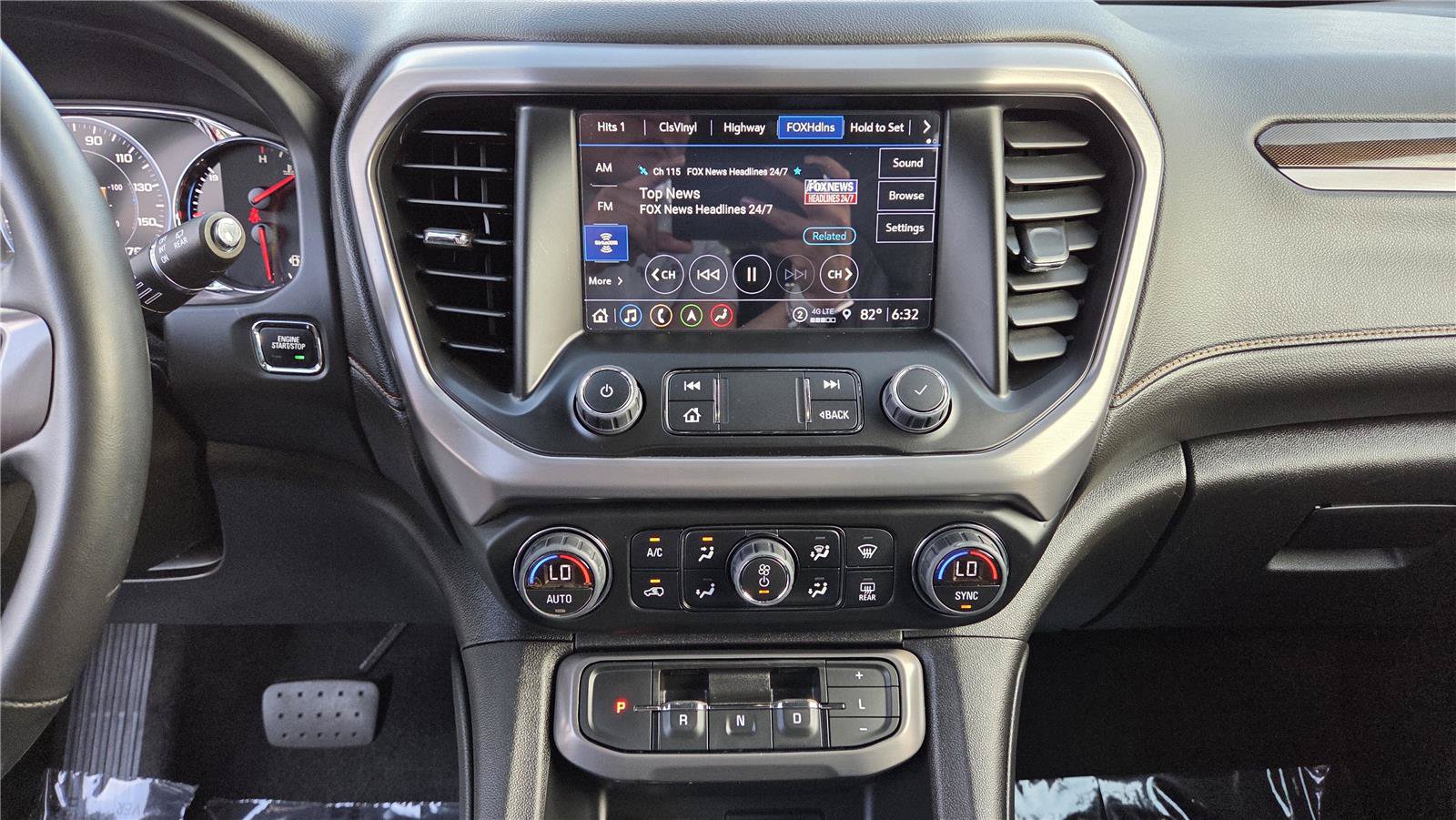 Used 2023 GMC Acadia AT4 w/ Technology Package AWD/4WD image 22