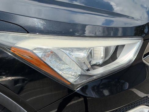 Used 2013 Hyundai Santa Fe Sport AWD/4WD image 25