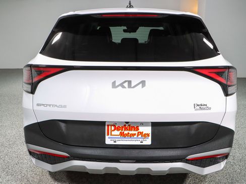 Used 2023 Kia Sportage EX image 8