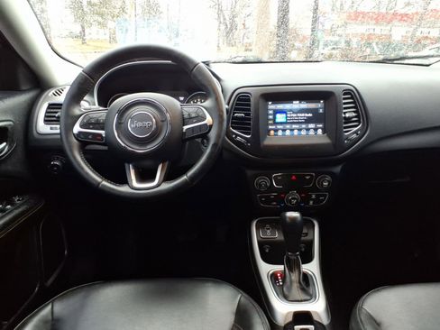 Used 2018 Jeep Compass Latitude w/ Popular Equipment Group image 5