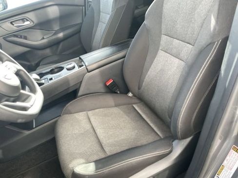 Used 2024 Nissan Rogue SV image 11