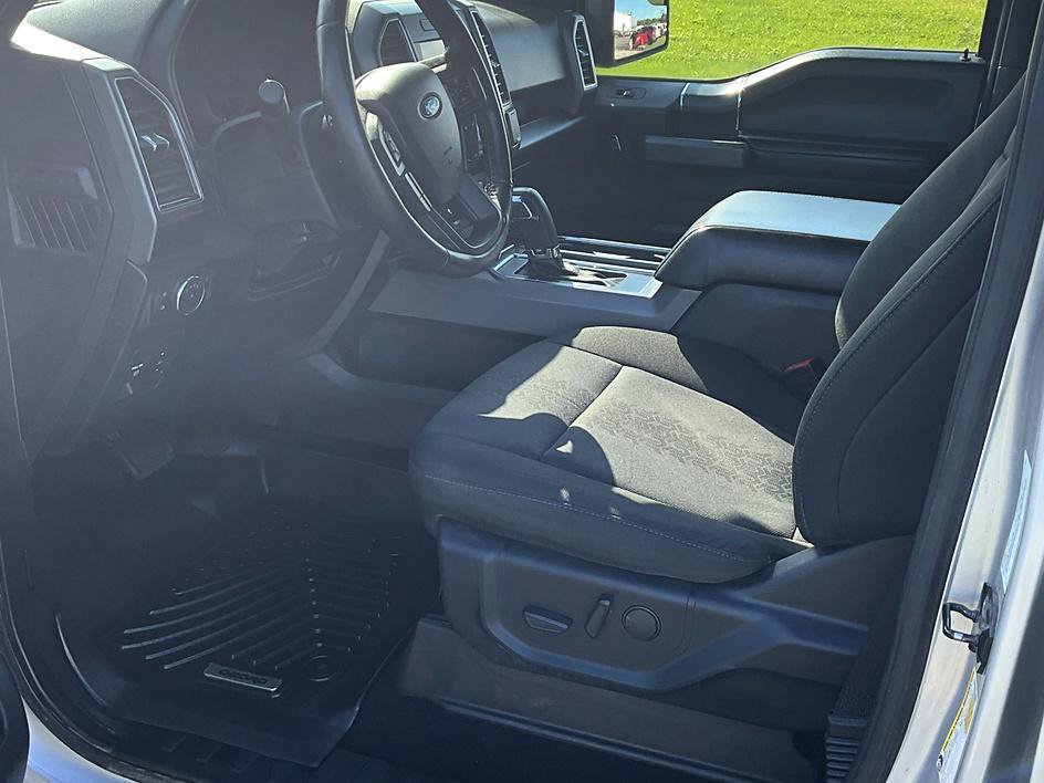 Used 2019 Ford F150 XLT w/ Equipment Group 302A Luxury AWD/4WD image 7