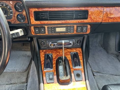 Used 1992 Jaguar XJS V12 Convertible RWD image 15
