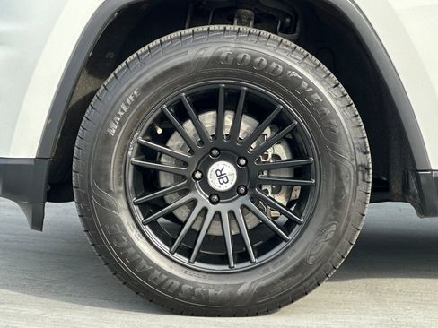 Used 2018 Jeep Grand Cherokee Limited image 13