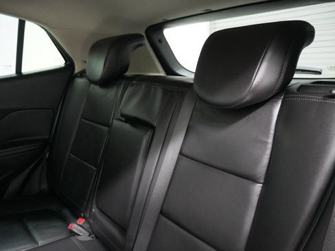 Used 2019 Buick Encore Essence image 12