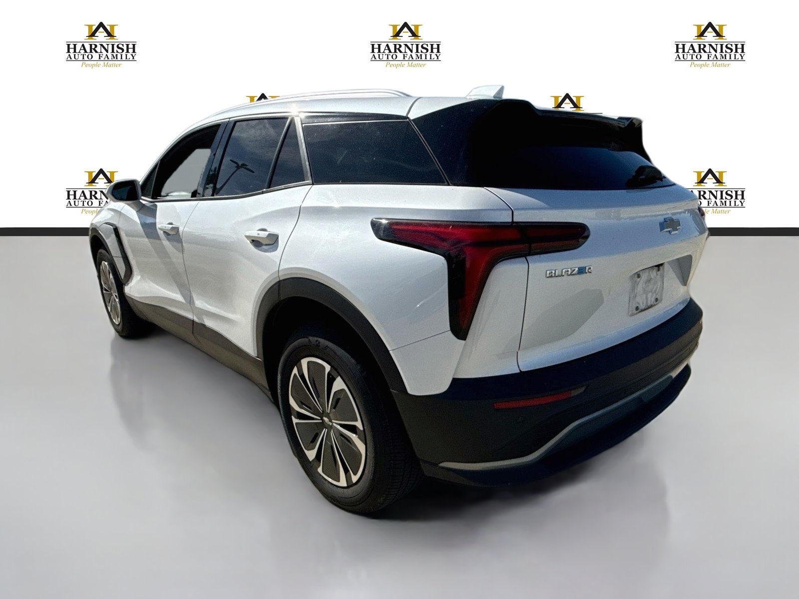 Used 2024 Chevrolet Blazer EV LT AWD/4WD image 3
