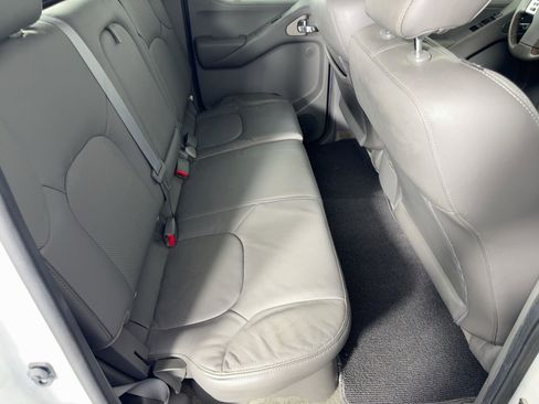 Used 2017 Nissan Frontier SL w/ Moonroof Package image 29