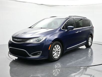 Used 2017 Chrysler Pacifica Touring-L w/ 13 Speaker Alpine Sound Group