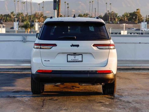 New 2025 Jeep Grand Cherokee L Altitude image 8