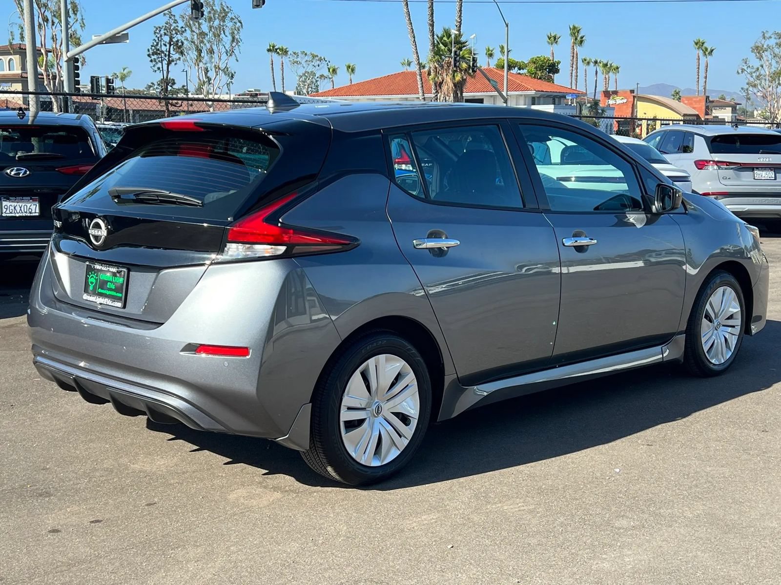 Used 2025 Nissan Leaf S FWD image 5