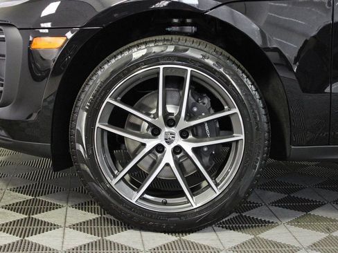 Certified 2026 Porsche Macan image 39