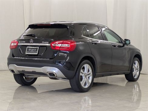 Used 2018 Mercedes-Benz GLA 250 4MATIC image 9